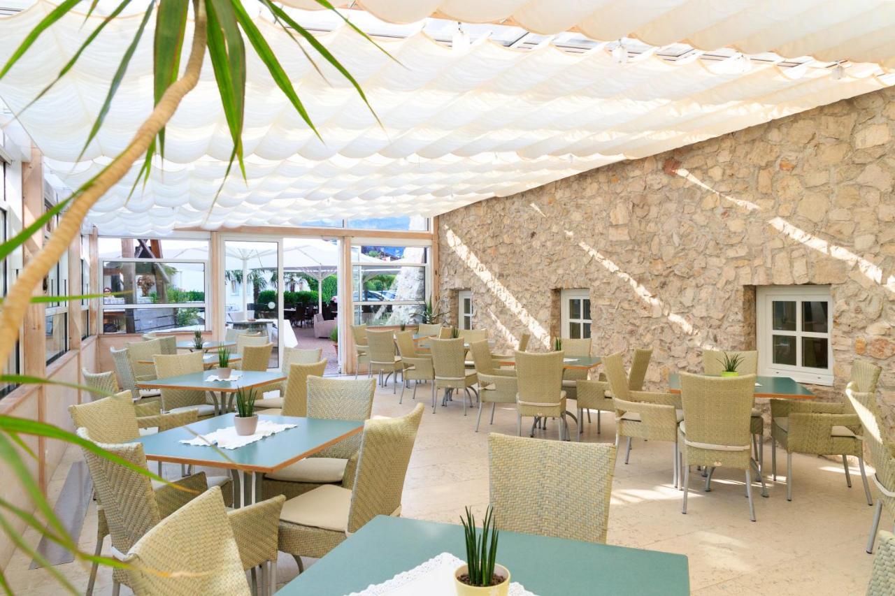 Hotel Teutschhaus Cortina Sulla Strada del Vino ภายนอก รูปภาพ